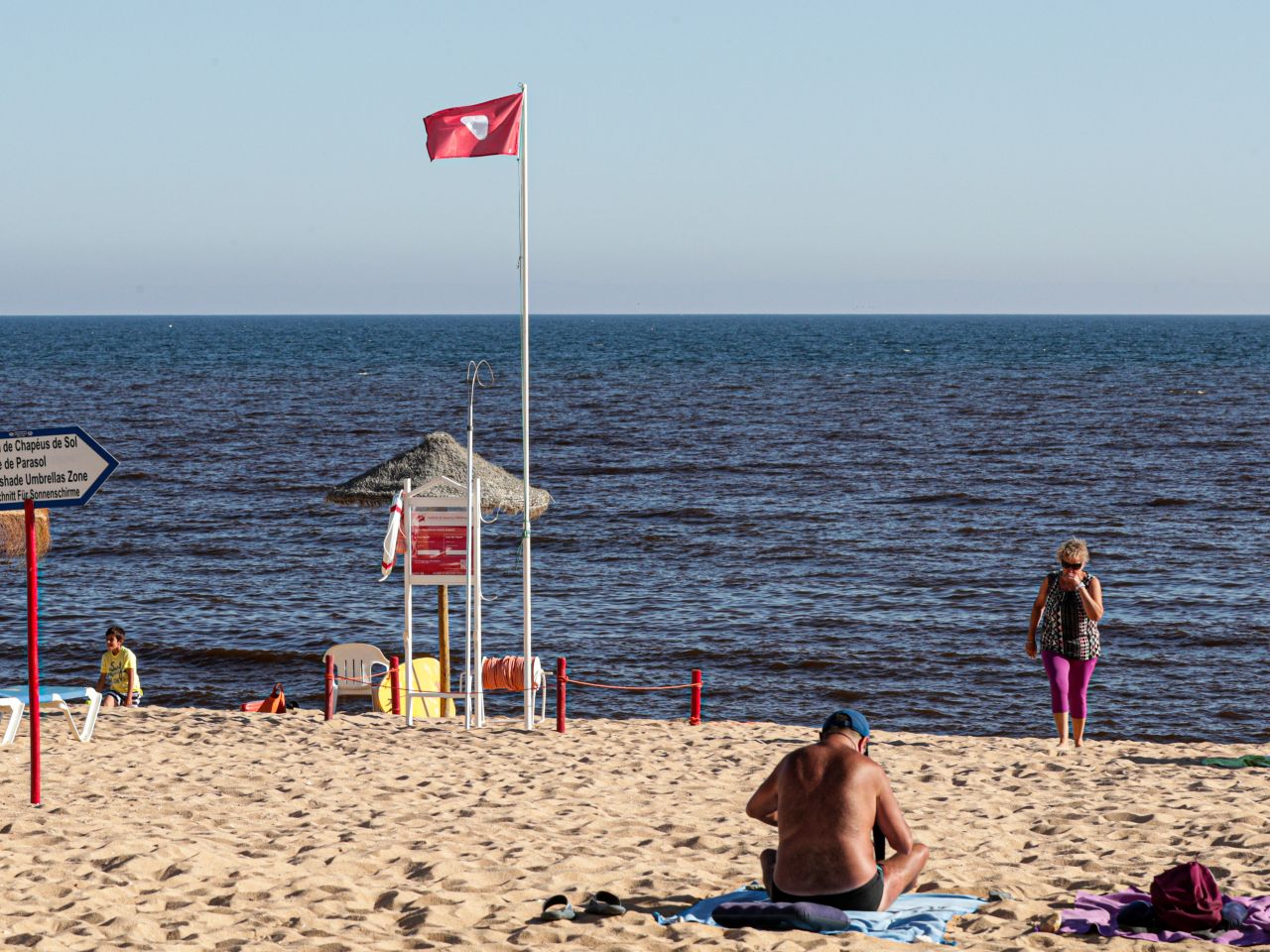 Red tide closes Algarve beaches