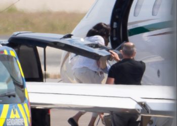 Kate Middleton Were Spotted On Budget Flight Amid Sussex Private Plane Controversy